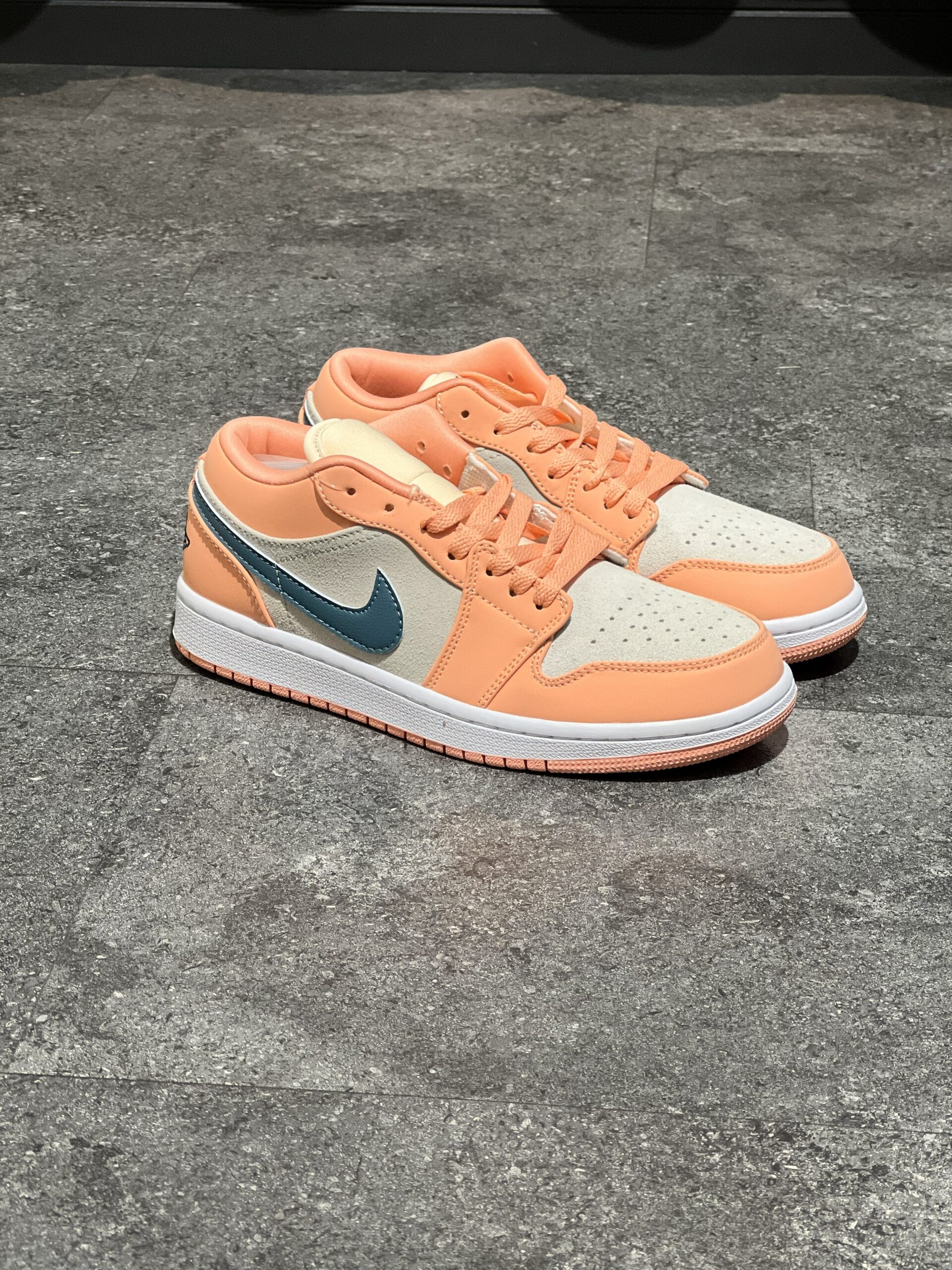 IMG_0036 Air Jordan 1 Low - تصویر 1