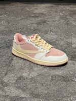 Air Jordan 1 Low Travis Scott Shy Pink