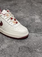 Air Force 1 Valentine 2024 - تصویر 3