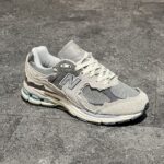 New Balance 2002 R