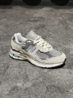 New Balance 2002 R