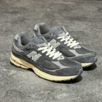 New Balance 2002 R