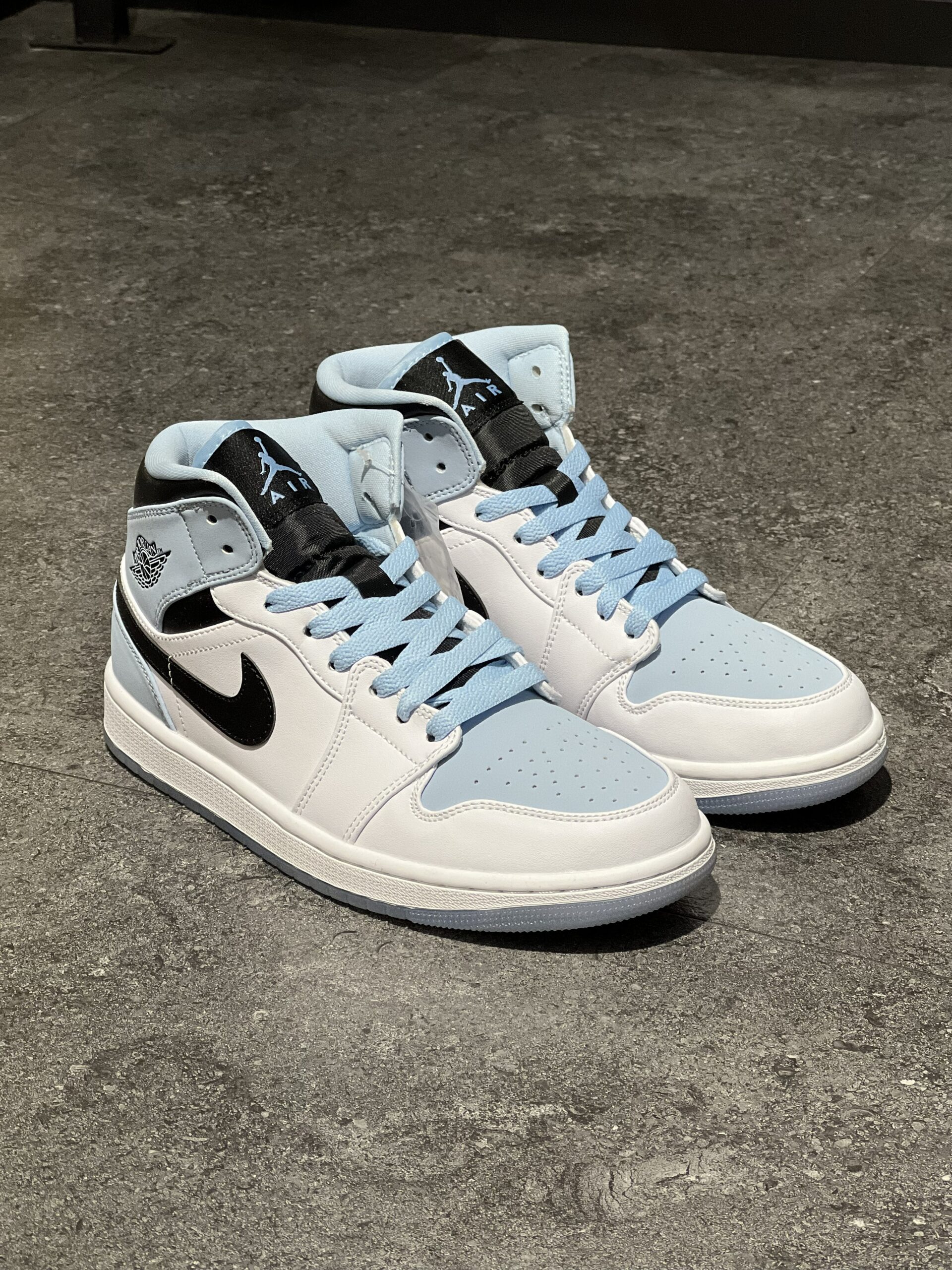 IMG_7576 Air Jordan 1 Mid - تصویر 1